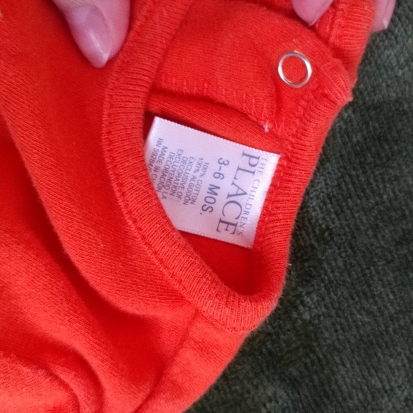 10/$10 The Children's Place Halloween Onesie - Picture 6 of 6